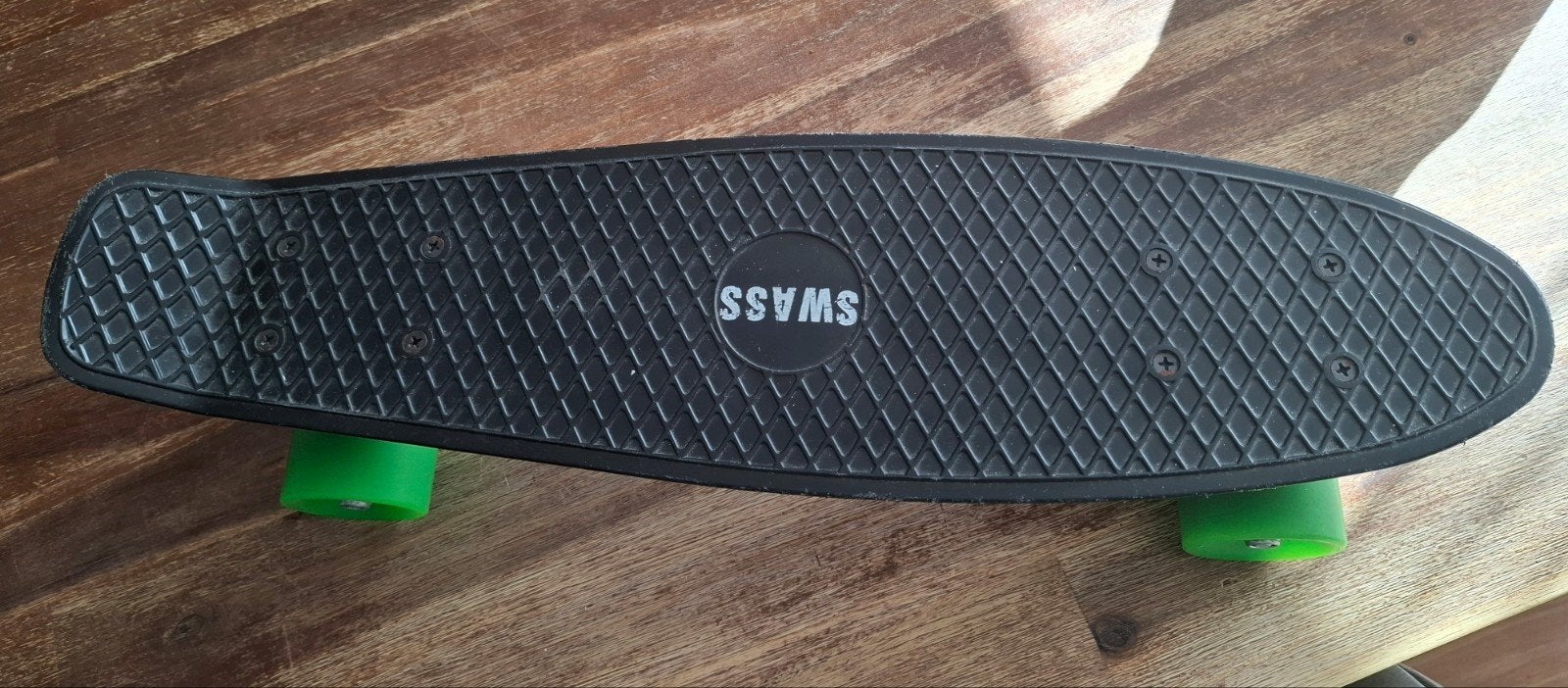 Swass Vinyl Cruiser Skateboard
Swass Vinyl Cruiser Skateboar, Sport en Fitness, Ophalen, Zo goed als nieuw, Skateboard