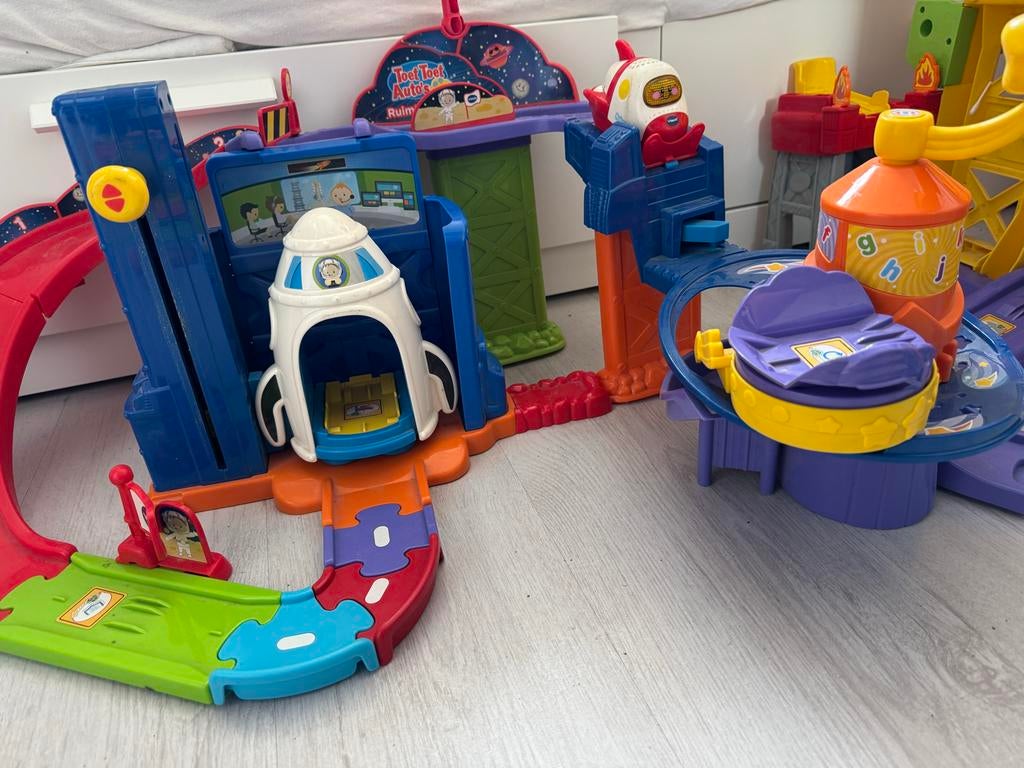 Vtech Toet Toet Auto Ruimtestation met Ruben ruimteschip, Kinderen en Baby's, Speelgoed | Vtech, Ophalen of Verzenden, Gebruikt