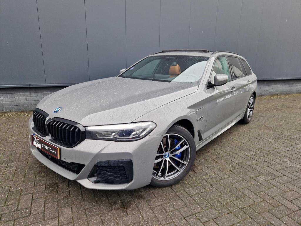 BMW 5-serie Touring 530e Facelift /LED/PANO/1eig/INCL.BTW, Achterwielaandrijving, Gebruikt, Automatische klimaatregeling, 4 cilinders