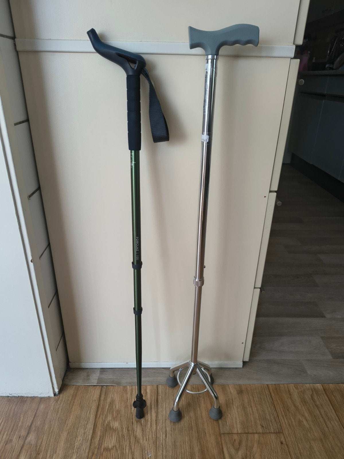 2 wandel (1x wandel/hike) stok, Diversen, Wandelstokken, Ophalen