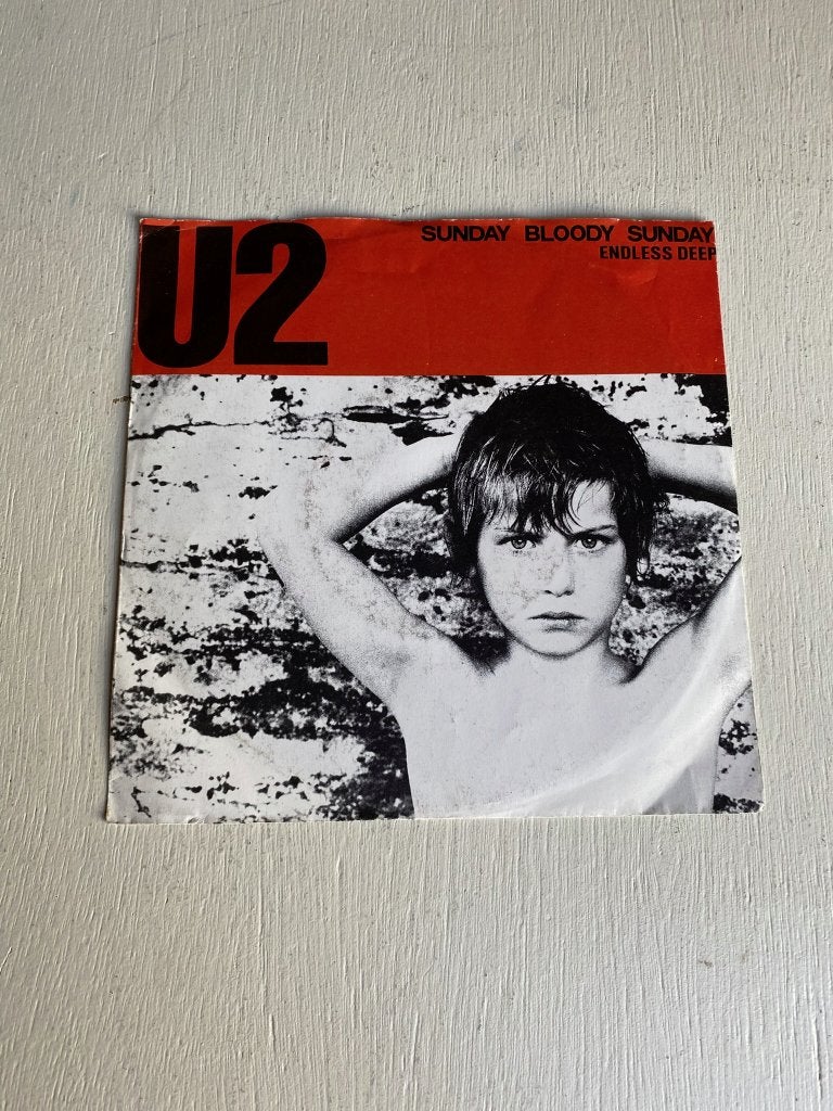 U2 - Sunday Bloody Sunday Vinylsingle, Fotohoes, 7 inch, Ophalen of Verzenden, Zo goed als nieuw