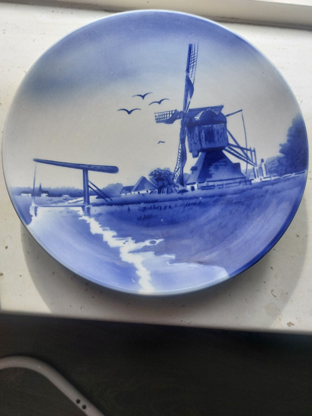 Delfts Blauw decoratief bord met molen en landschap, Ophalen