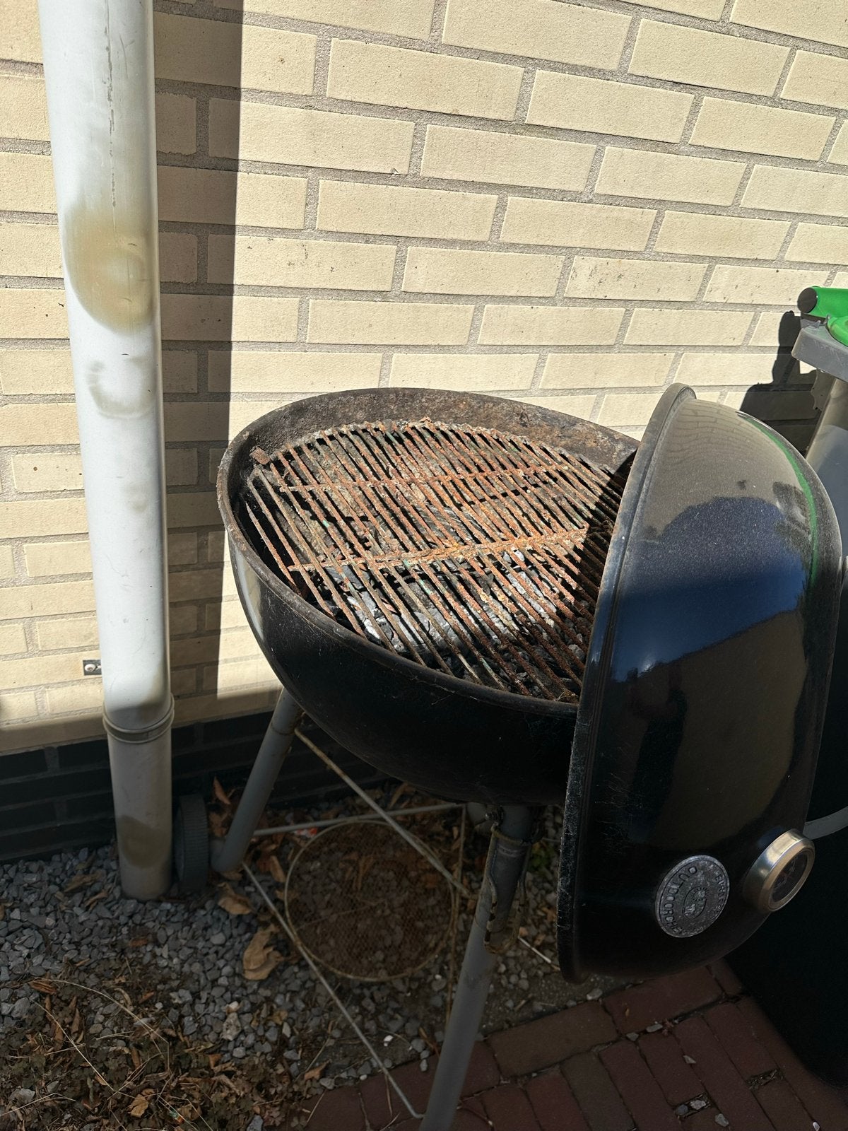 Gebruikte Barbecue met Houtskoolstarter, Ophalen, Gebruikt