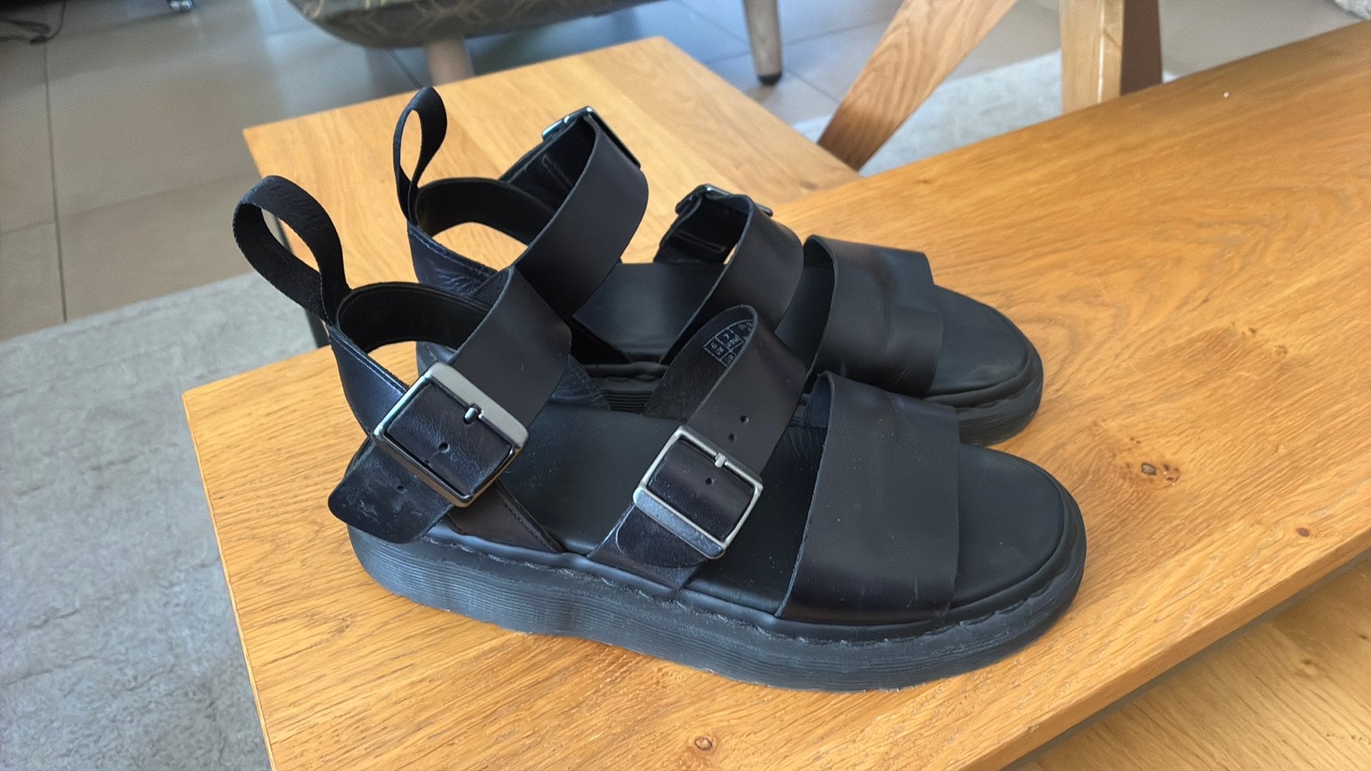 Dr Martens sandalen maat 40, Ophalen of Verzenden, Zo goed als nieuw, Zwart, Sandalen of Muiltjes