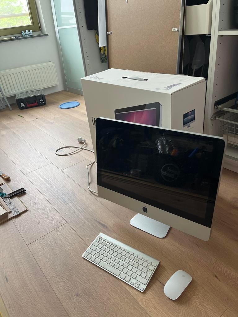 Apple iMac 21.5-inch Core i3 3.06GHz 4GB RAM 500GB HDD, Ophalen, Gebruikt, 2 tot 3 Ghz, HDD