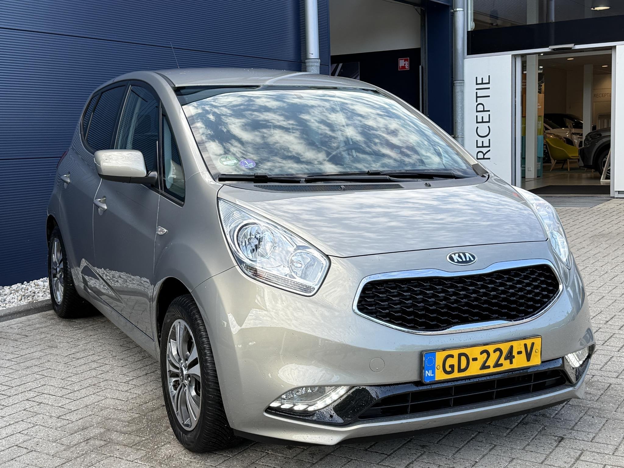 Kia Venga 1.6 CVVT First Edition | Navigatie | Climate Contr, Auto's, Euro 5, 1591 cc, 4 cilinders, Leder en Stof