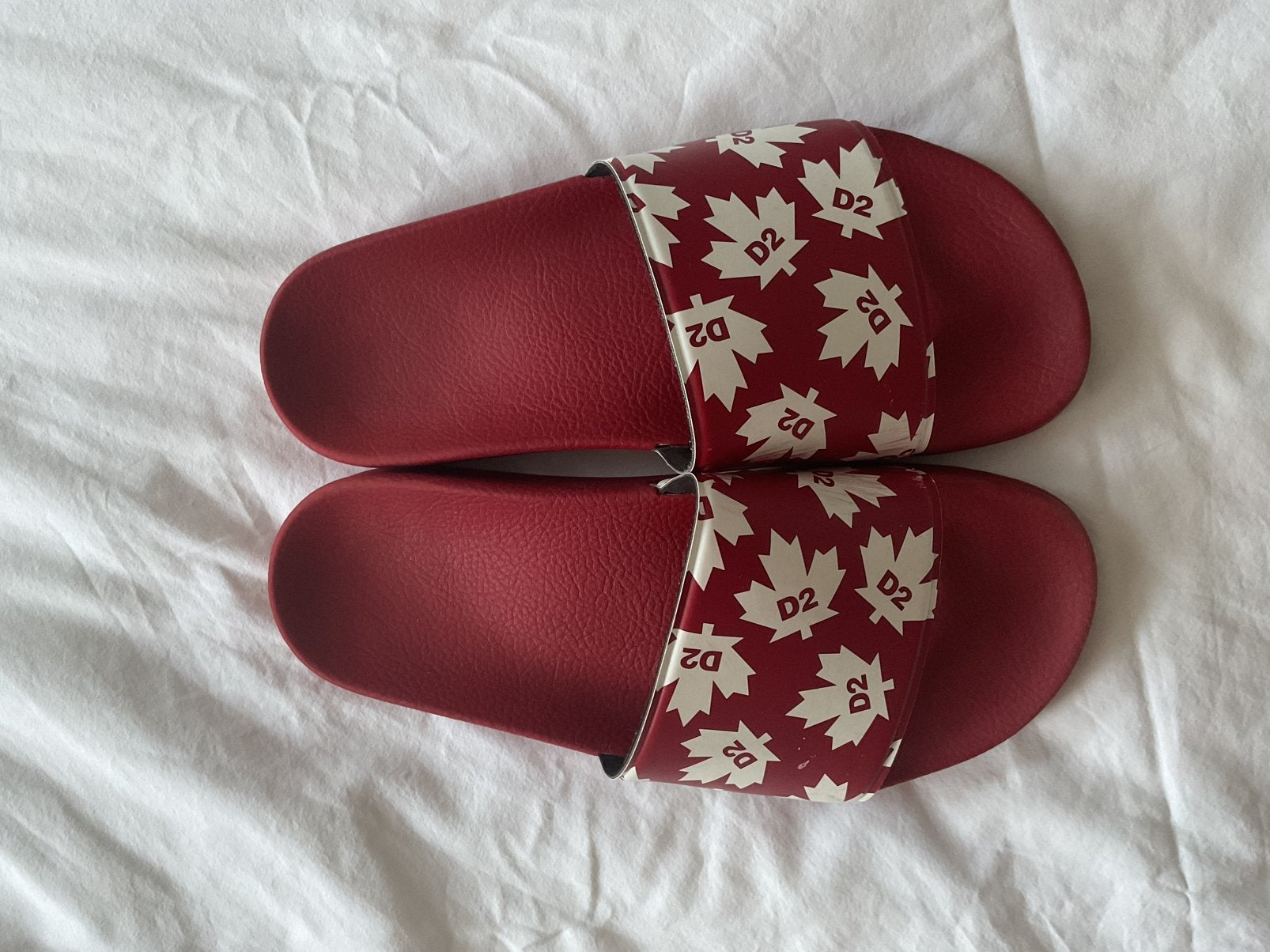 Dsquared2 rood/wit slippers maat 39, Ophalen of Verzenden, Zo goed als nieuw, Overige typen