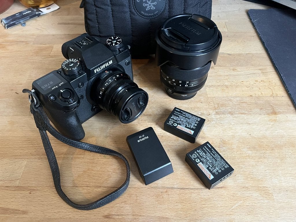 Fujifilm XH-1 + XF 35mm f2 + XF 16-80mm f4 (+accesoires), Kantelbaar/draaibaar scherm, Geheugenkaart, Ophalen of Verzenden, Zo goed als nieuw