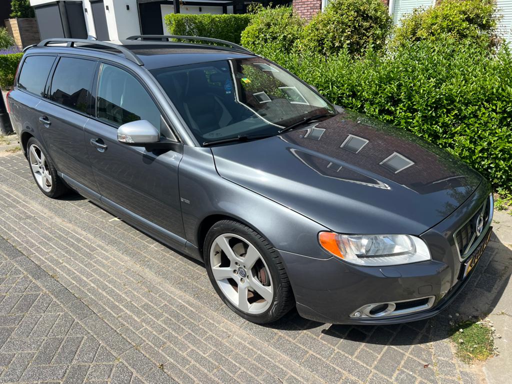 Volvo V70 3.0 T6 AWD AUT 2010 Grijs R-Design, Automaat, 2953 cc, 2000 kg, Stationwagon