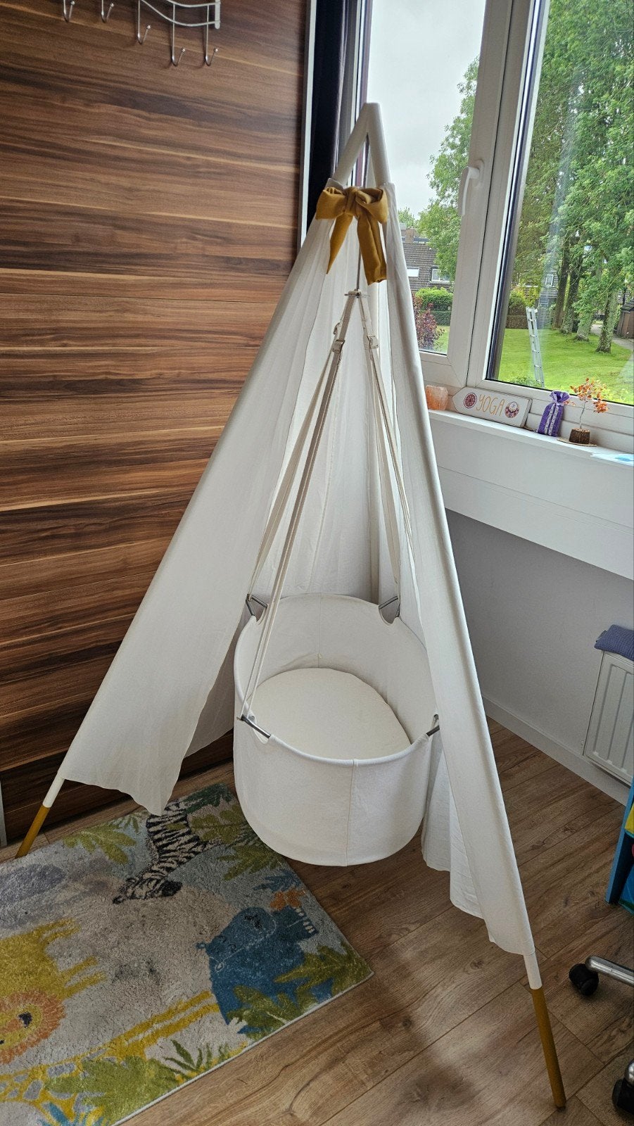 Leander Hangwieg voor baby's: wit met matras en 2 hoeslakens, Kinderen en Baby's, Babywiegjes en Ledikanten, Ophalen of Verzenden