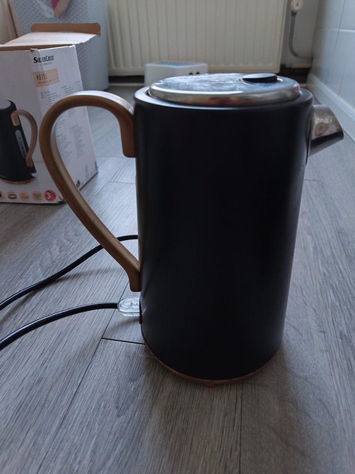 SilverCrest Waterkoker Zwart met Hout-effect 1.7L 3100W, 1 tot 2 liter, Ophalen, Zo goed als nieuw, Rvs