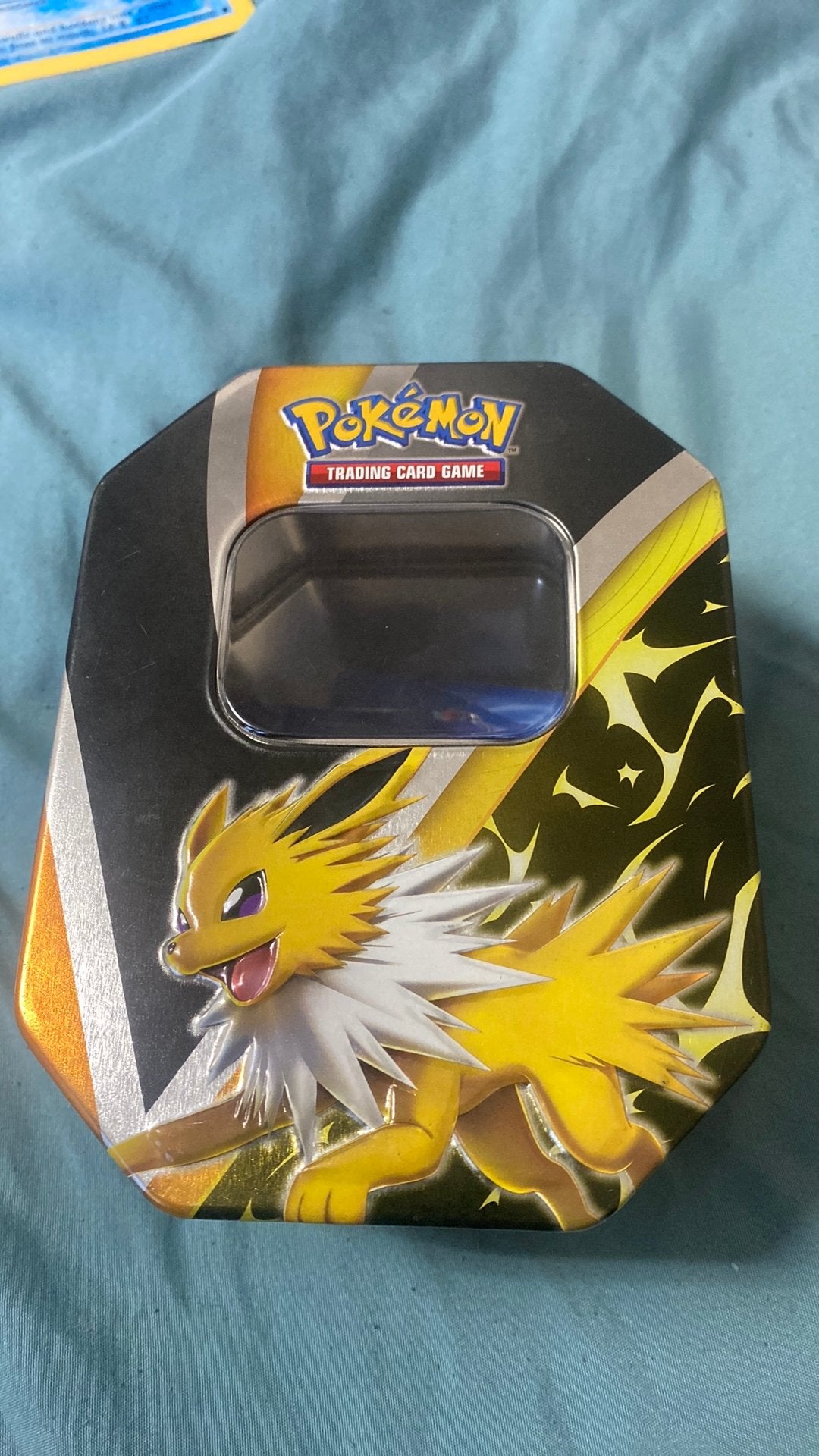 Evolution pokemon bakje, Ophalen, Zo goed als nieuw
