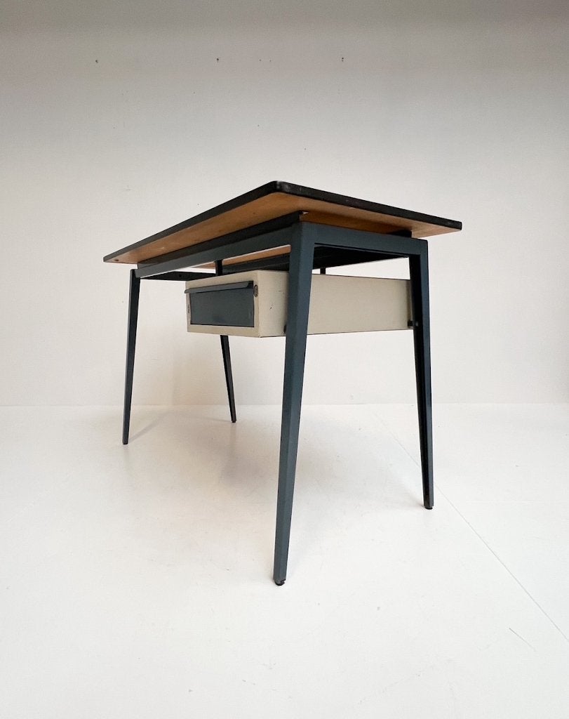 Industrieel metalen Marko bureau, 1960's, Overige typen, Gebruikt, 120 cm, Marko