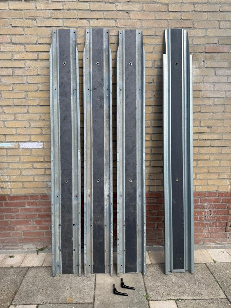 Motor aanhanger goten 3 stuks + oprijplaat lengte 209cm, Ophalen