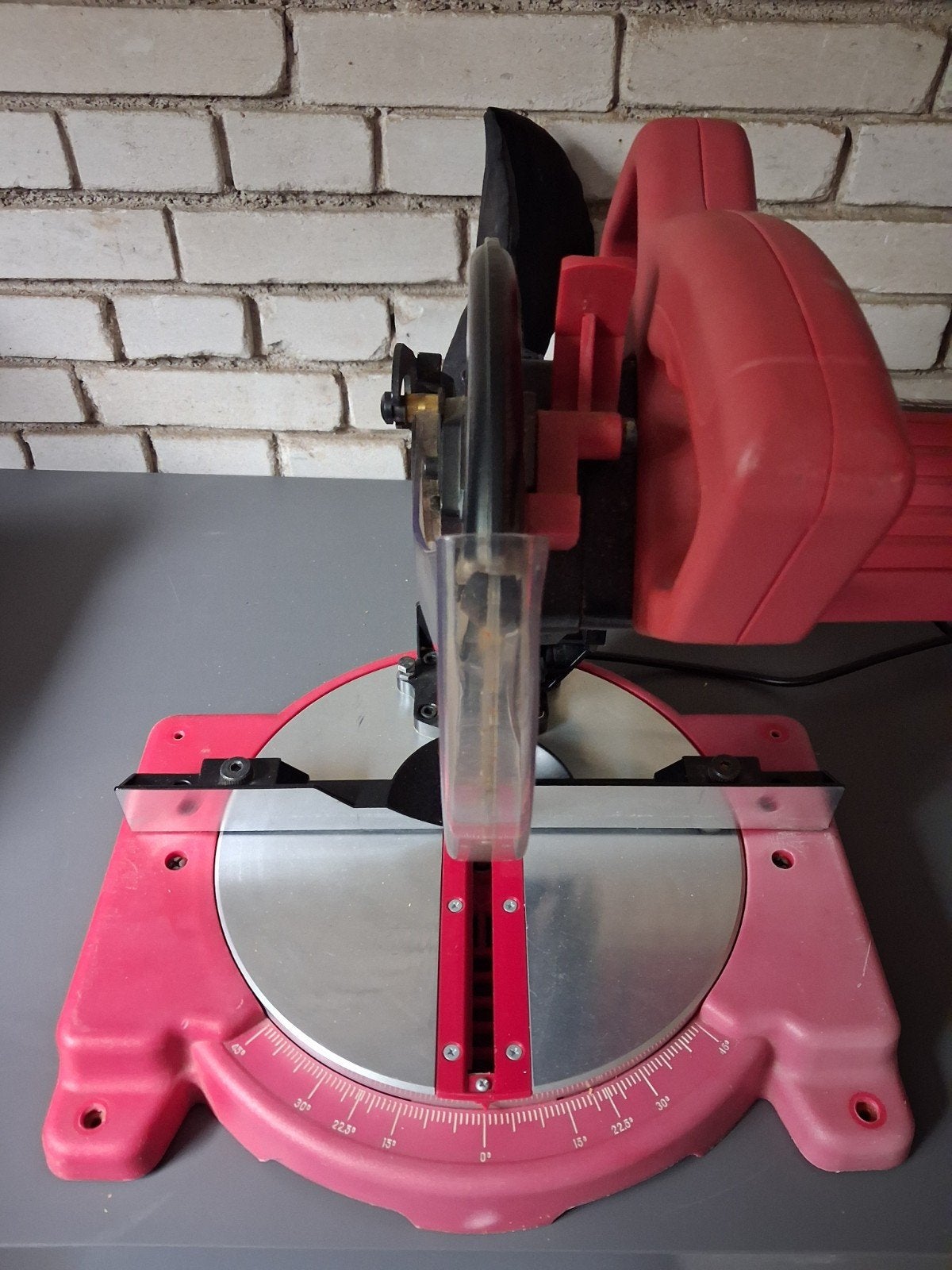 Afkortzaag te huur, Ophalen, 70 mm of meer, Zo goed als nieuw, Afkortzaag