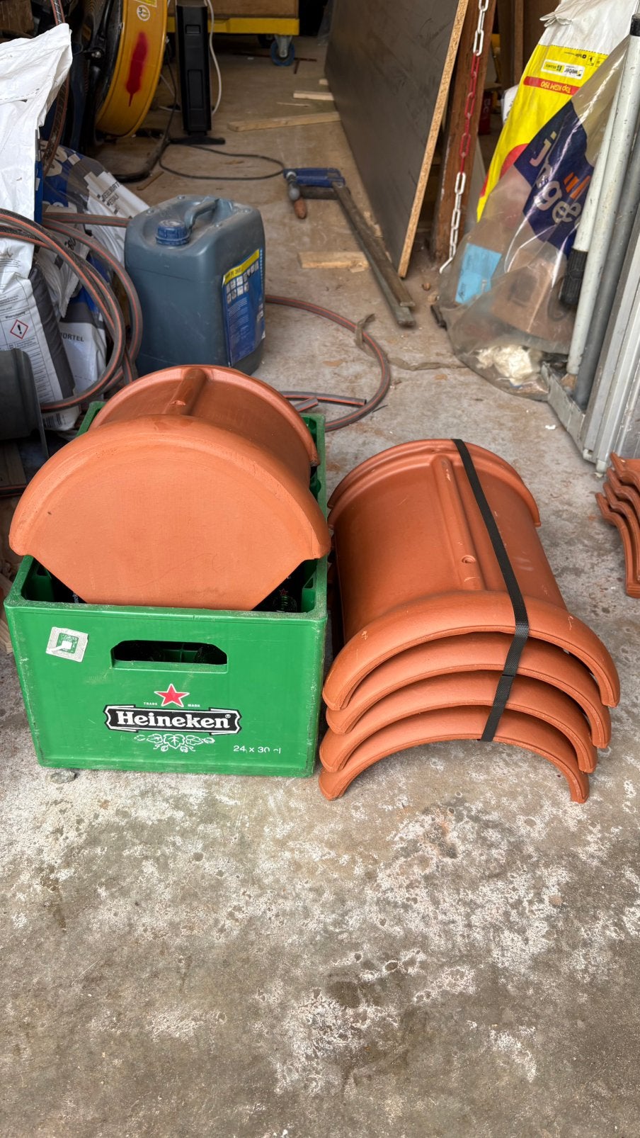 Monier vh vario plus 18 dakpannen, 4 nokvorst en 1 eindvorst, Doe-het-zelf en Verbouw, Ophalen, Steen of Klei, Nieuw, Minder dan 5 m²
