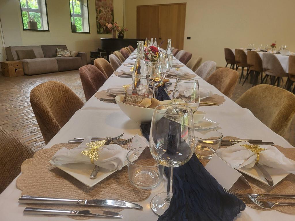 34 stuks beige placemats, Huis en Inrichting, Keuken | Textiel, Ophalen of Verzenden, Zo goed als nieuw, Beige, Placemat