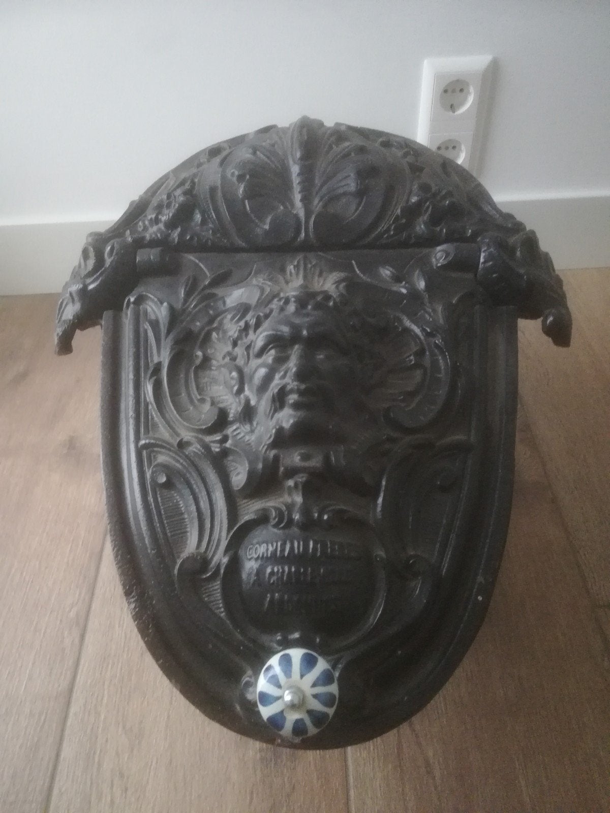 antieke hout/kolen/pellet/asbak v.beroemd merk Corneau, Ophalen, Zo goed als nieuw, Hout, Houtkachel