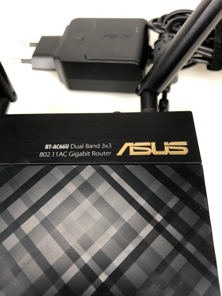 ASUS RT-AC66U Dual Band 3x3 802.11 Gigabit Router, Computers en Software, Routers en Modems, Ophalen of Verzenden, Zo goed als nieuw