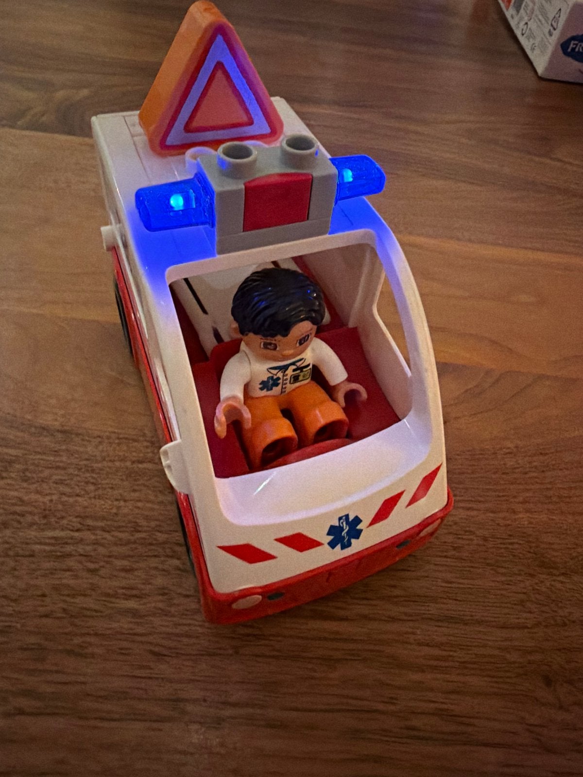 Duplo 4979 Ambulance met licht en geluid, Compleet, Ophalen of Verzenden, Zo goed als nieuw, Duplo