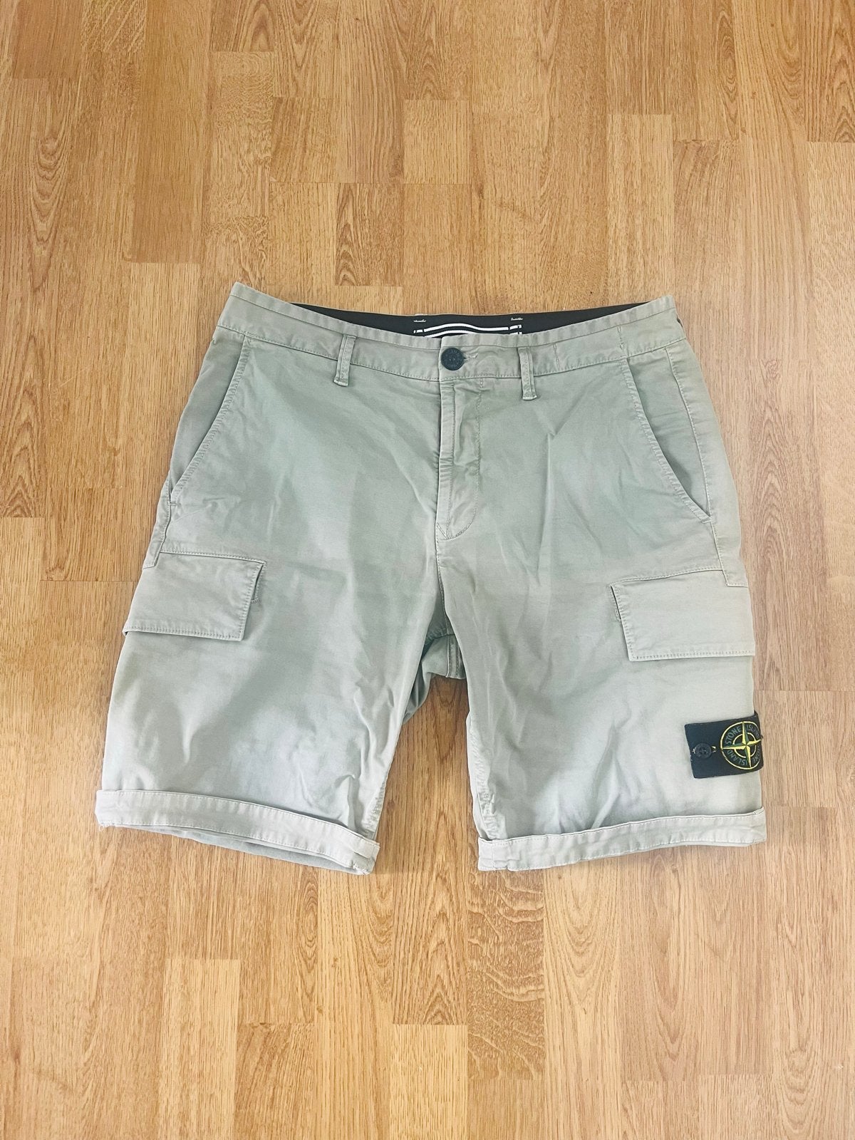 Nieuwe Stone Island Korte Broek - Maat M (Maat 31), Ophalen of Verzenden, Zo goed als nieuw, Maat 48/50 (M), Groen
