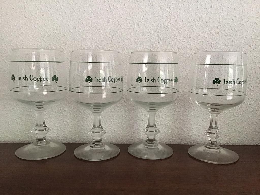 4 Irish Coffee glazen met goen klavertje 4, Verzamelen, Glas en Borrelglaasjes, Ophalen of Verzenden, Zo goed als nieuw, Frisdrankglas