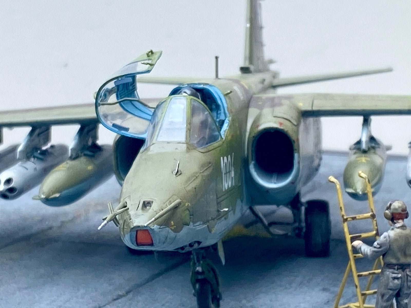 Sukhoi Su-25 Frogfoot Diorama 1/48, Ophalen, Zo goed als nieuw, Groter dan 1:72, Overige merken