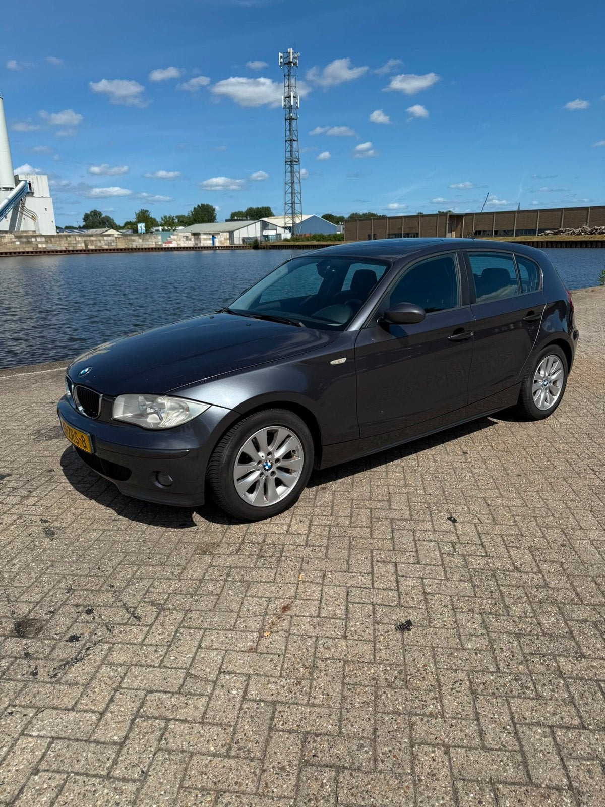 BMW 1-Serie 1.6 116I 2006 Grijs, 1596 cc, Achterwielaandrijving, 4 cilinders, 635 kg