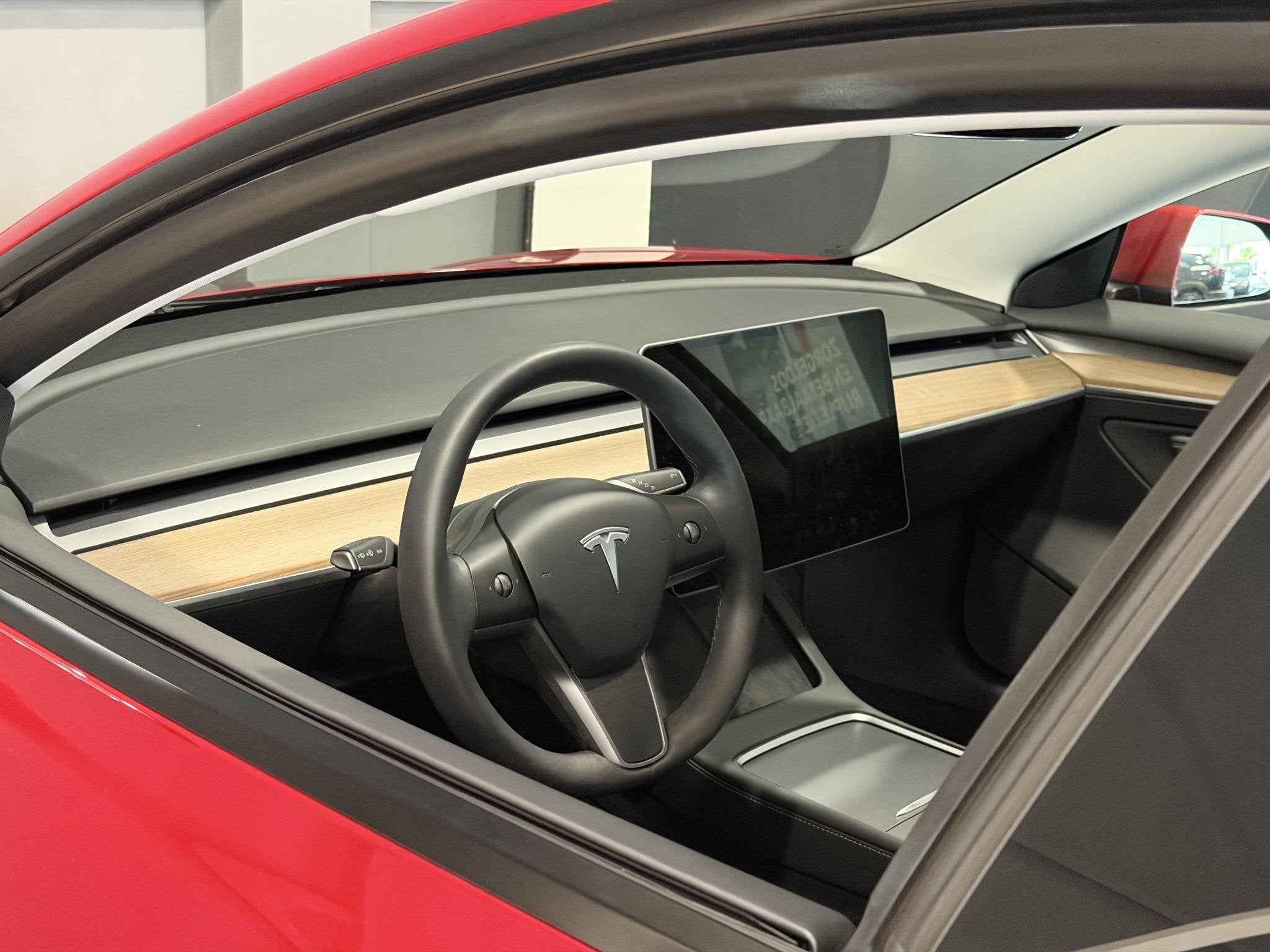 Tesla Model 3 Long Range AWD 75 kWh | Rood metallic | SOH 94, Auto's, Tesla, Automaat, Stof, Gebruikt, Electronic Stability Program (ESP)