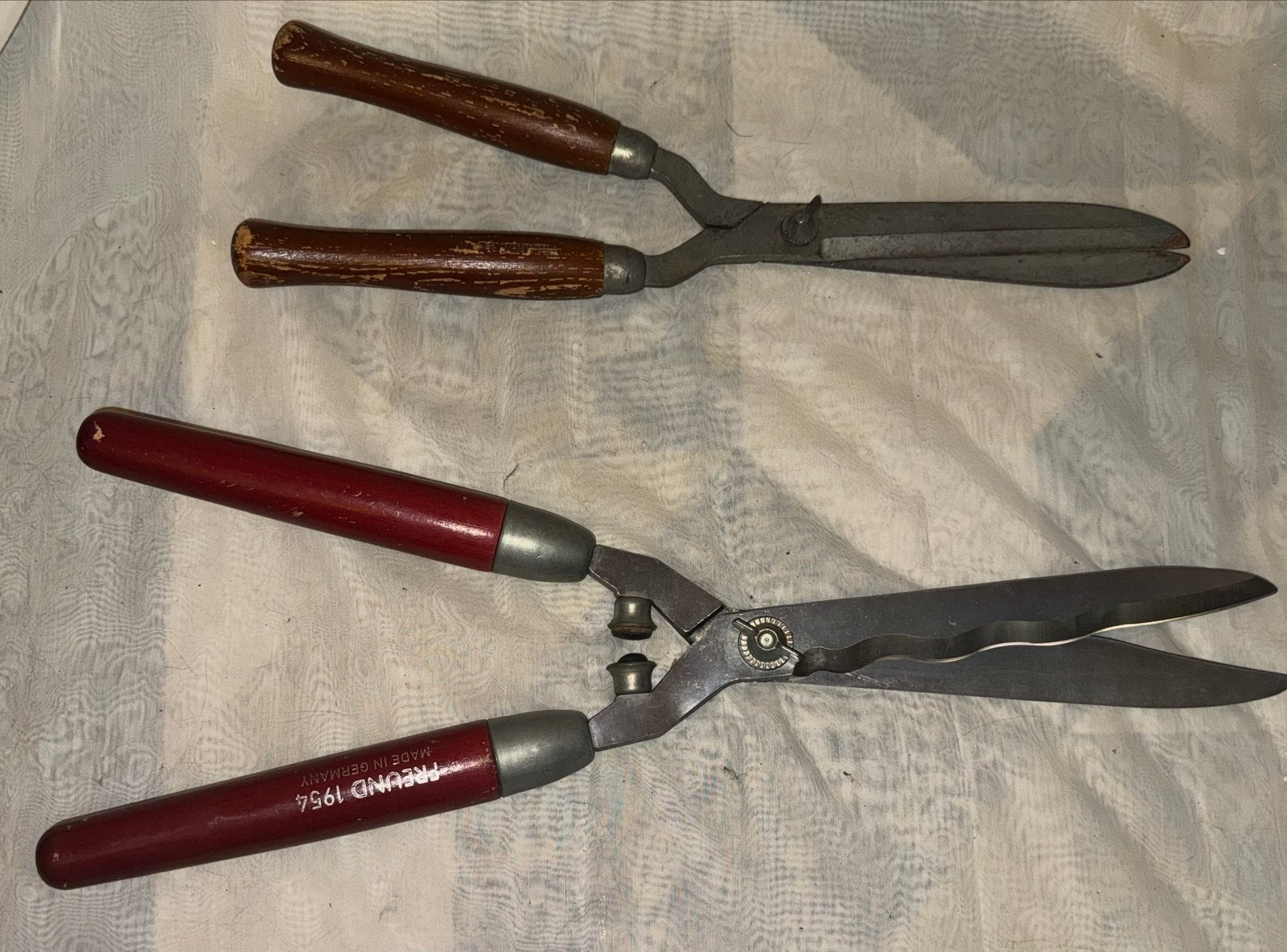 Twee vintage tuinscharen - Freund 1954, Ophalen of Verzenden, Gebruikt, Overige soorten