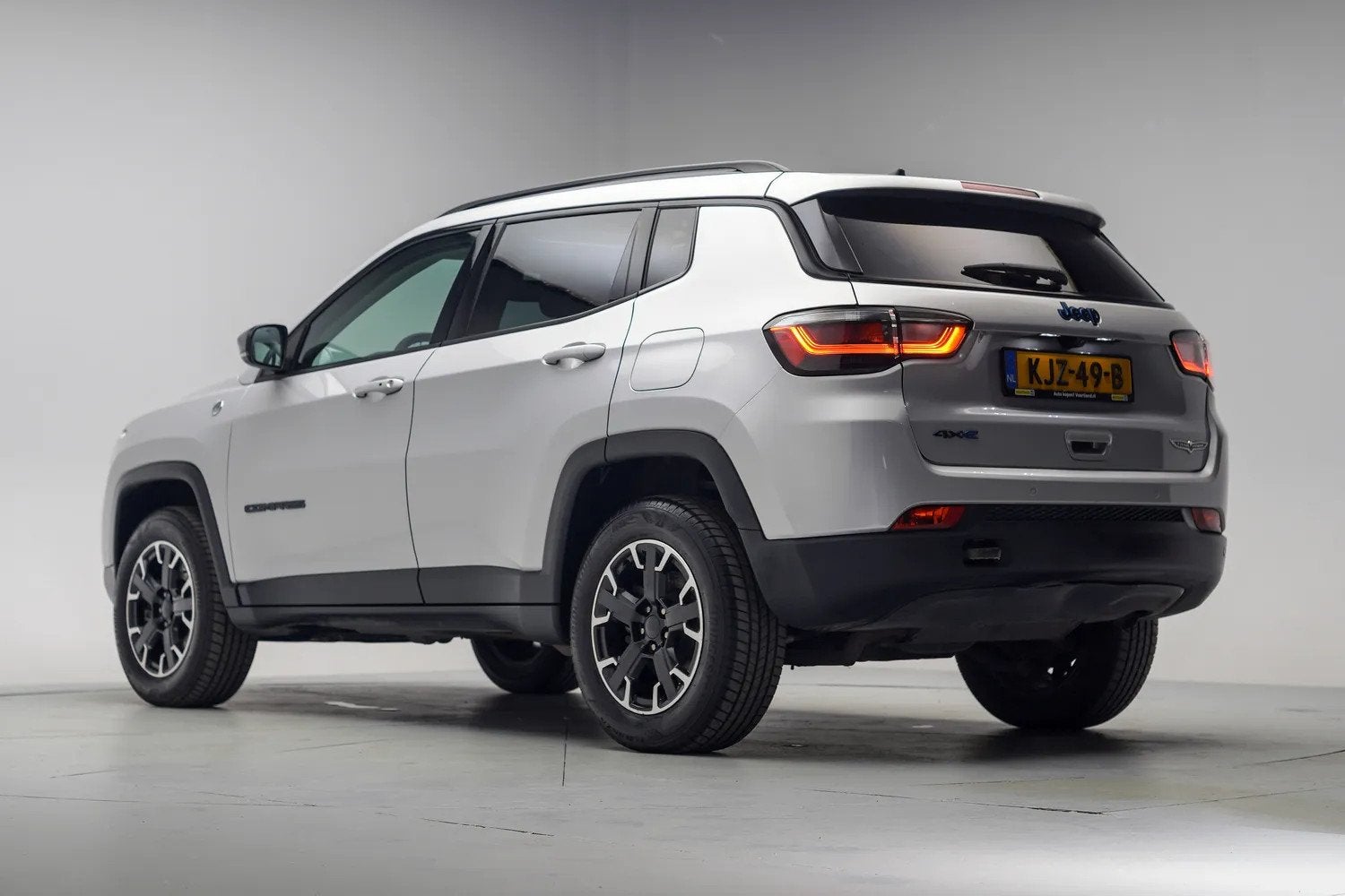 Jeep Compass 4xe 240 Plug-in Hybrid Trailhawk [ Panorama Nav, Automaat, 4 cilinders, Bedrijf, Vierwielaandrijving