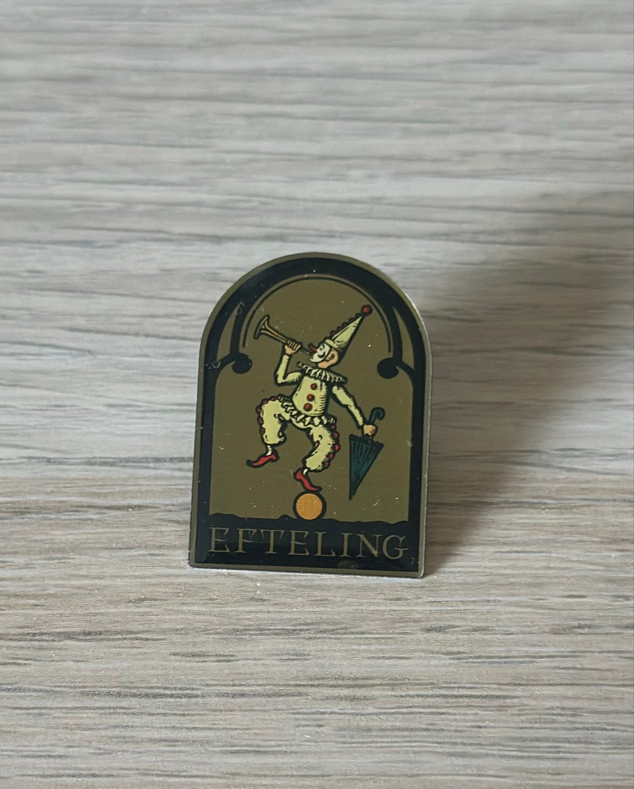 Efteling Clown Pin -smidje, Verzamelen, Efteling, Ophalen of Verzenden, Zo goed als nieuw, Button of Speldje