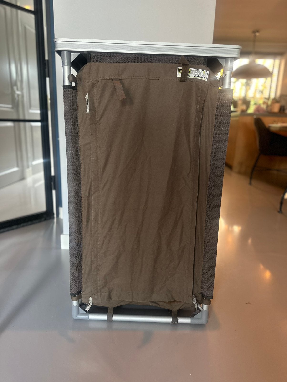 Te koop campingkast merk eurotrail, Ophalen, Gebruikt, Campingkast