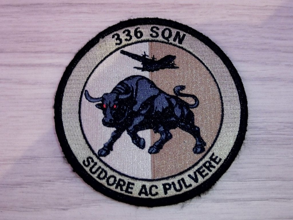 Patch RNLAF 336 Squadron Vliegbasis Eindhoven desert uitv., Verzenden, Luchtmacht, Nederland, Embleem of Badge