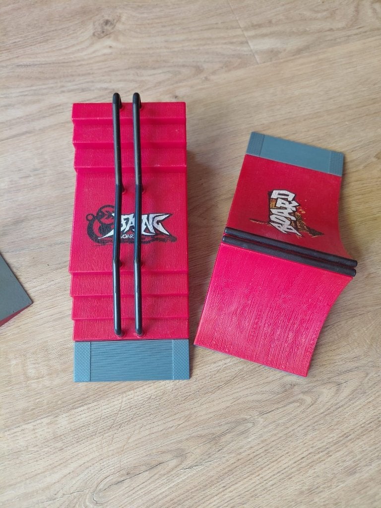 Mini skatebaan met diverse vinger skateboards, Ophalen, Zo goed als nieuw