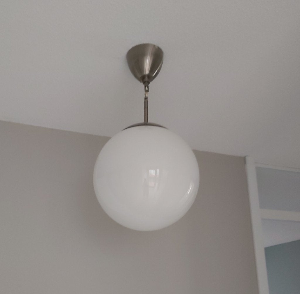 Mooie, Originele Ikea Fado hanglamp met glazen bol, 30 cm, Ophalen, Gebruikt, Glas, E27 (groot)