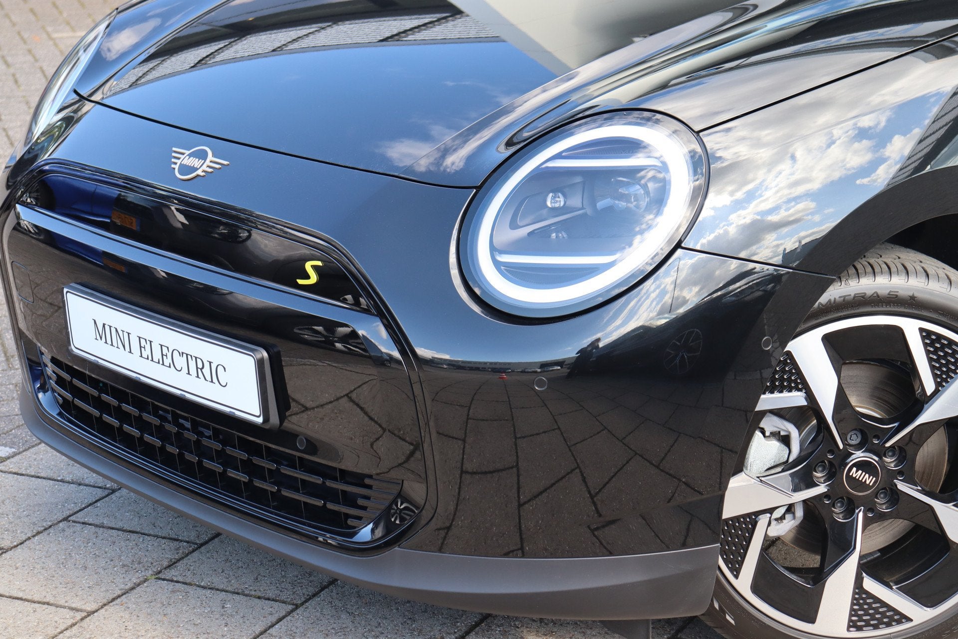 MINI Cooper SE / Classic / Pakket M / 18 inch Slide Spoke 2-, Auto's, Dealer onderhouden, Stof, Zwart, 4 stoelen