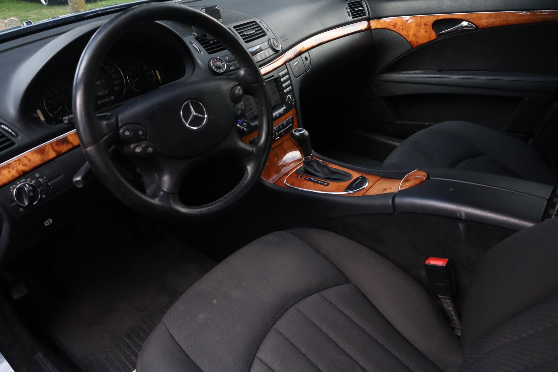 Mercedes-Benz E-klasse 280 Elegance Aut. | Facelift | Keurig, Auto's, Automaat, Gebruikt, Zwart, Blauw