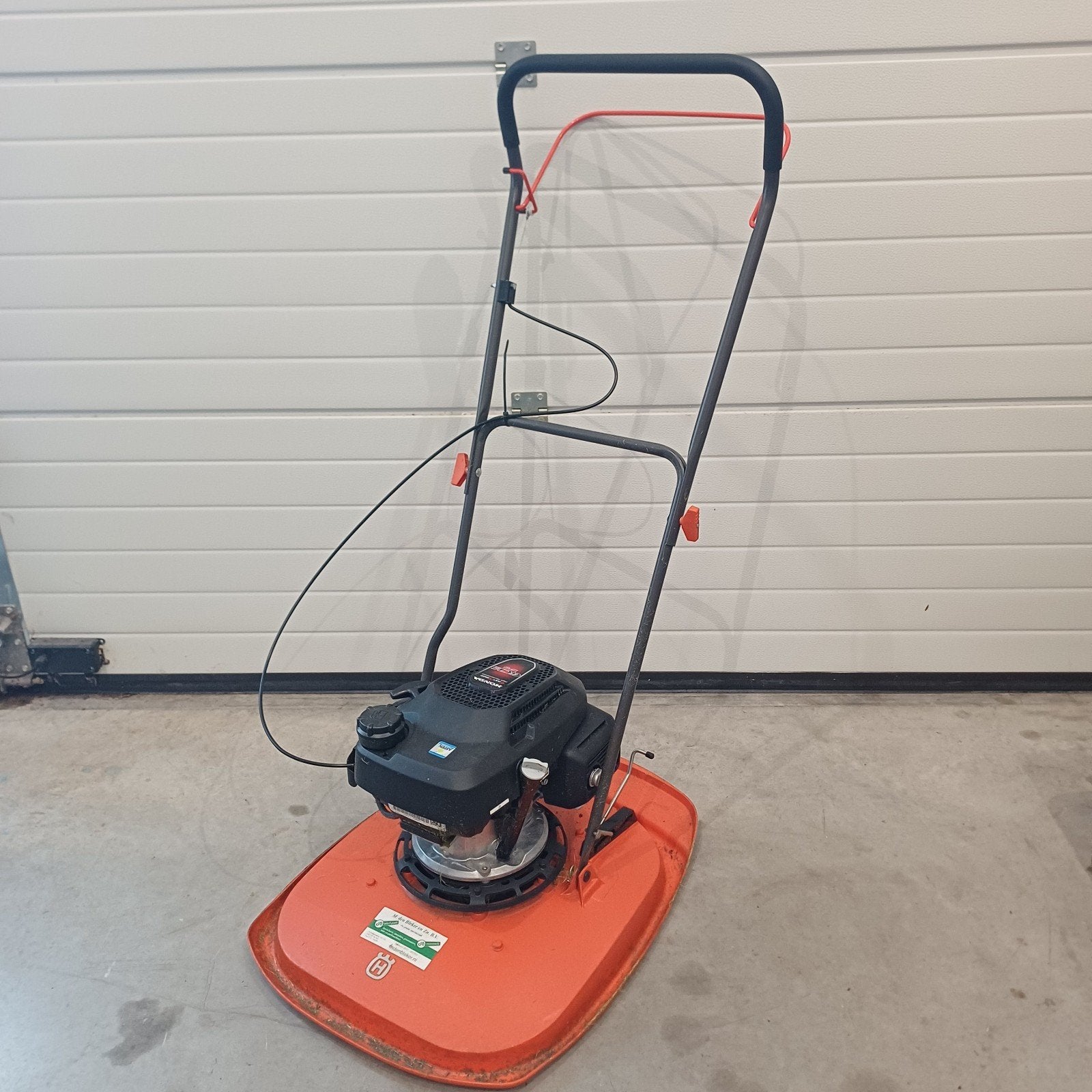 Flow grasmaaier, Tuin en Terras, Grasmaaiers, Ophalen, Zo goed als nieuw, Flymo / Husqvarna, Benzine-grasmaaier