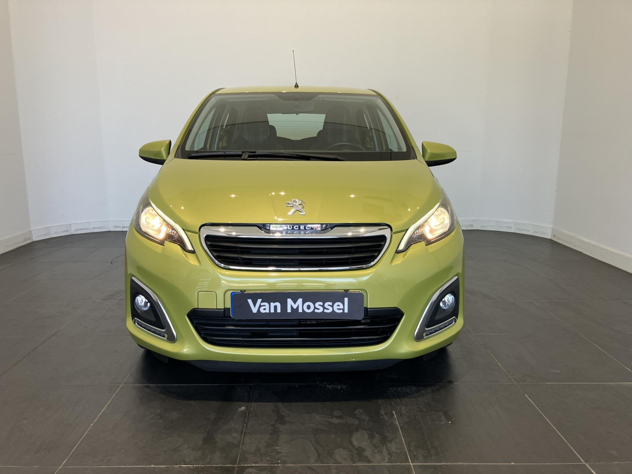 Peugeot 108 1.0 e-VTi Allure | Camera | Climate control | Un, Voorwielaandrijving, 12 maanden, Stof, Gebruikt