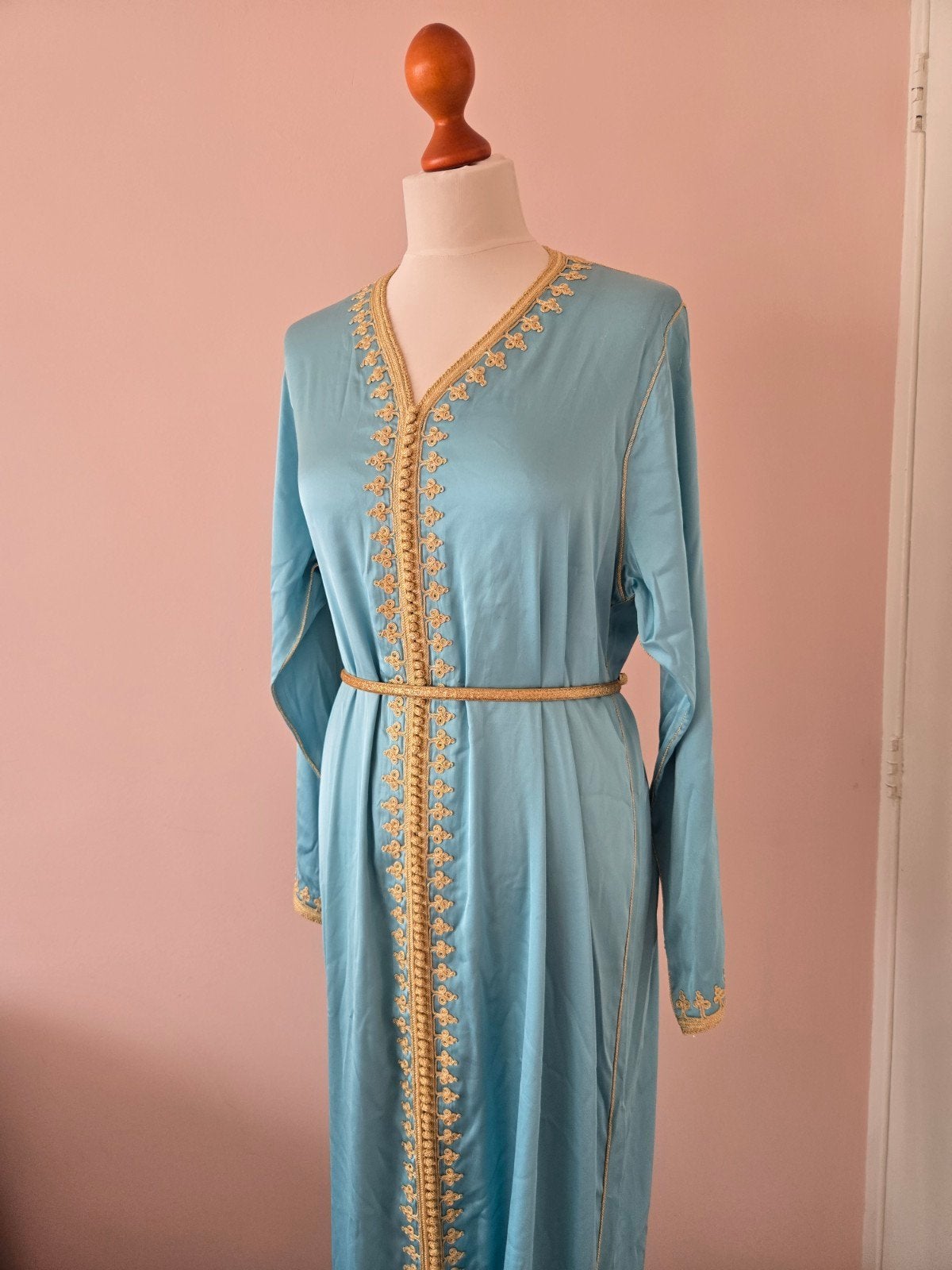 Lichtblauwe Kaftan met Gouden Details - Maat 38/40, Maat 38/40 (M), Blauw, Ophalen of Verzenden, Kaftan