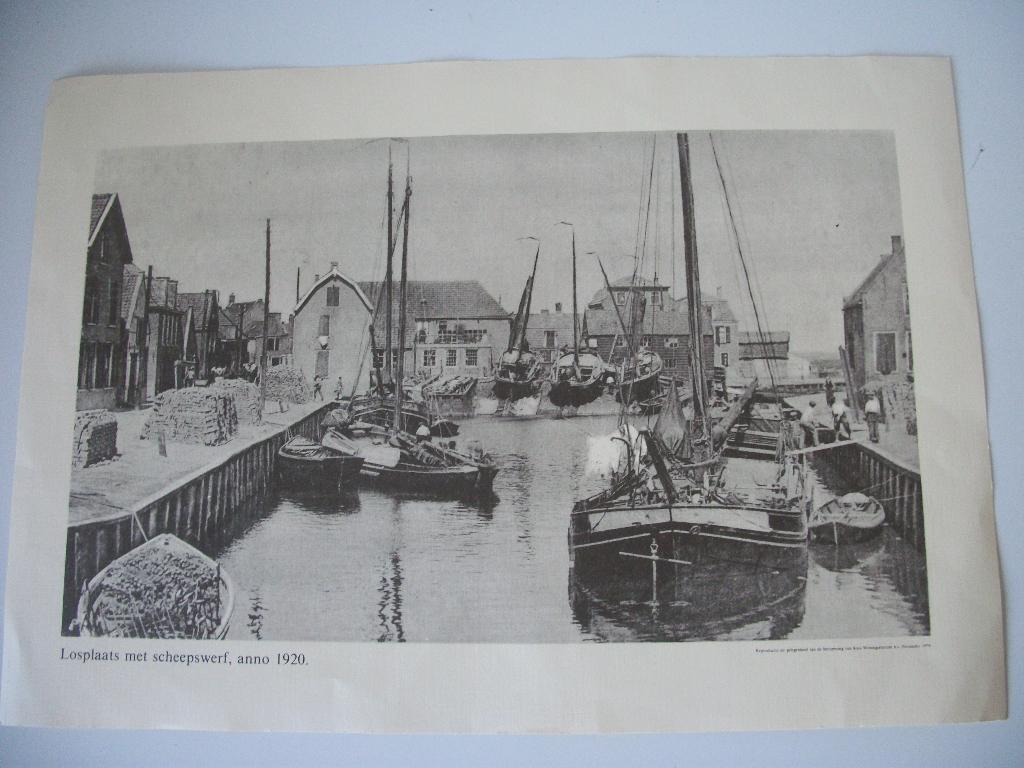 Reproductie, Losplaats met scheepswerf, anno 1920 Bunschoten, Huis en Inrichting, Minder dan 50 cm, Ophalen of Verzenden, Minder dan 50 cm