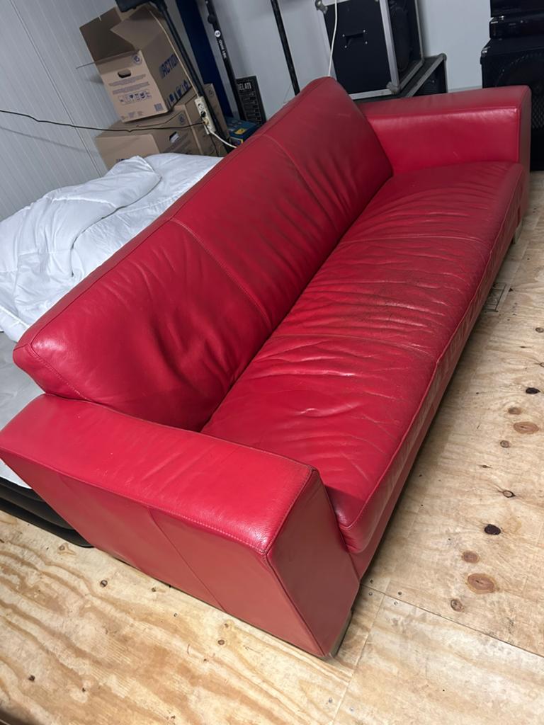 Lederen 3 zits bank rood gratis, Ophalen, Zo goed als nieuw, 75 tot 100 cm, Tweepersoons