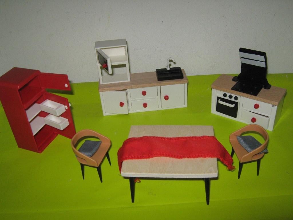 POPPENHUIS MEUBELS SET € 1,50   OPBRENGST VOEDSELBANK!, Ophalen, Gebruikt, Overige typen