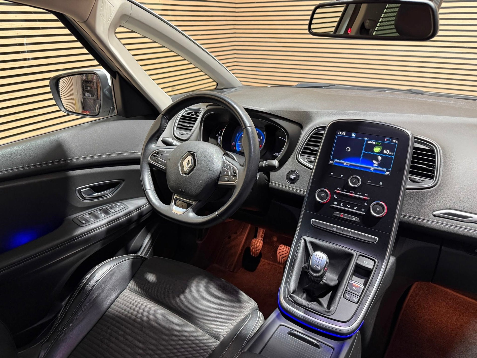 Renault Grand Scénic 1.2 TCe Intens | Airco | Cruise | Trek, Auto's, Gebruikt, Euro 6, 4 cilinders, Handgeschakeld