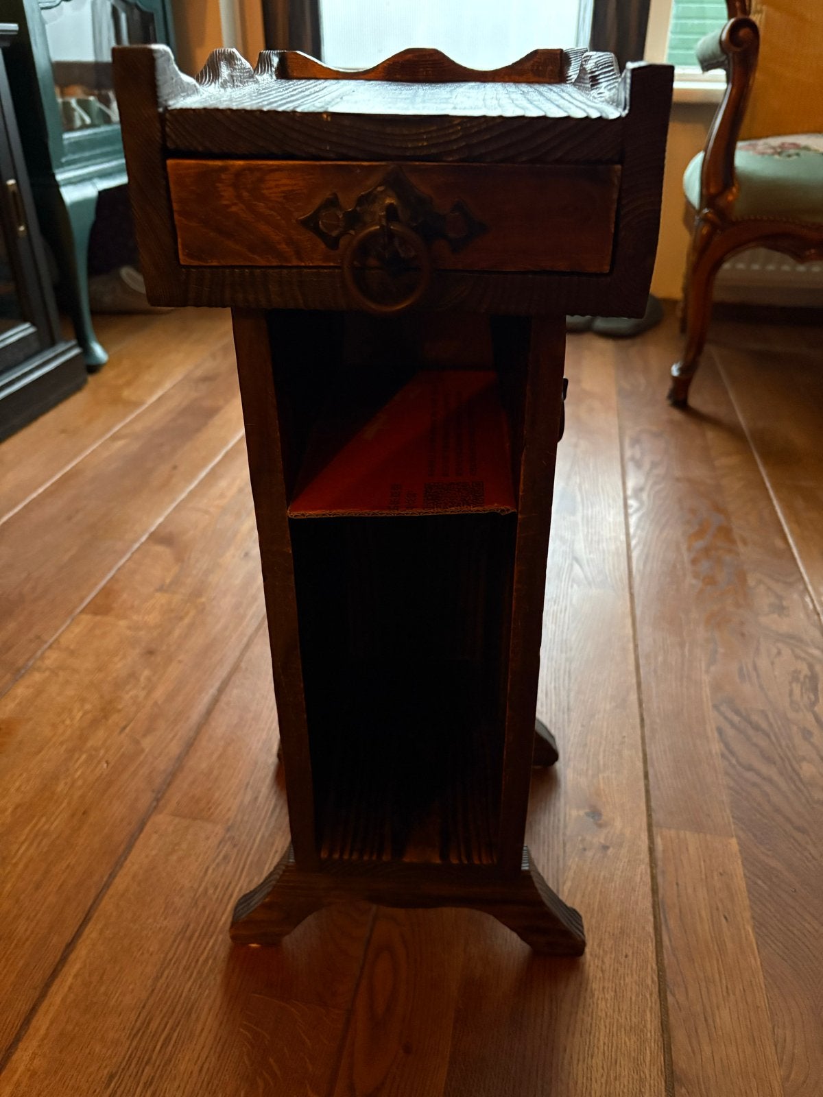 Antieke houten bijzettafel met lade, Ophalen