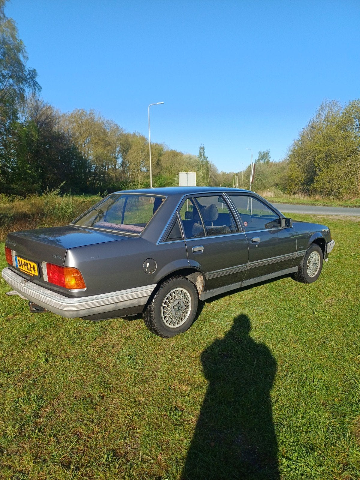 Opel Rekord 2.2 I 1986 Grijs automaat, Auto's, Automaat, Achterwielaandrijving, Bedrijf, Sedan