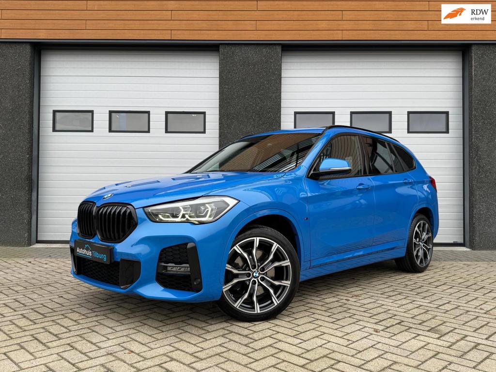 BMW X1 XDrive20i 192PK LCI M-Sport Pano Camera Navi HUD, 1998 cc, Gebruikt, Bedrijf, Vierwielaandrijving