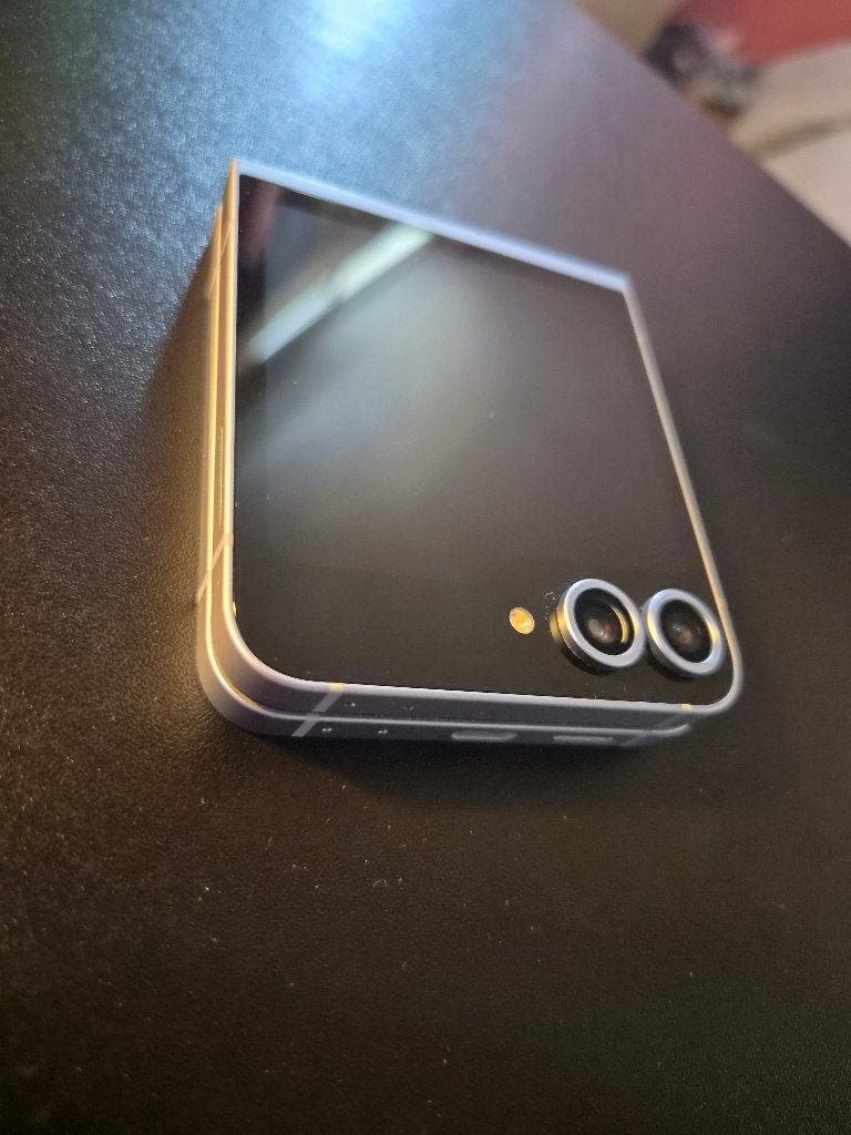 Foto 4 van Samsung Galaxy Z Flip6 256GB Blue – vrijwel nieuwstaat