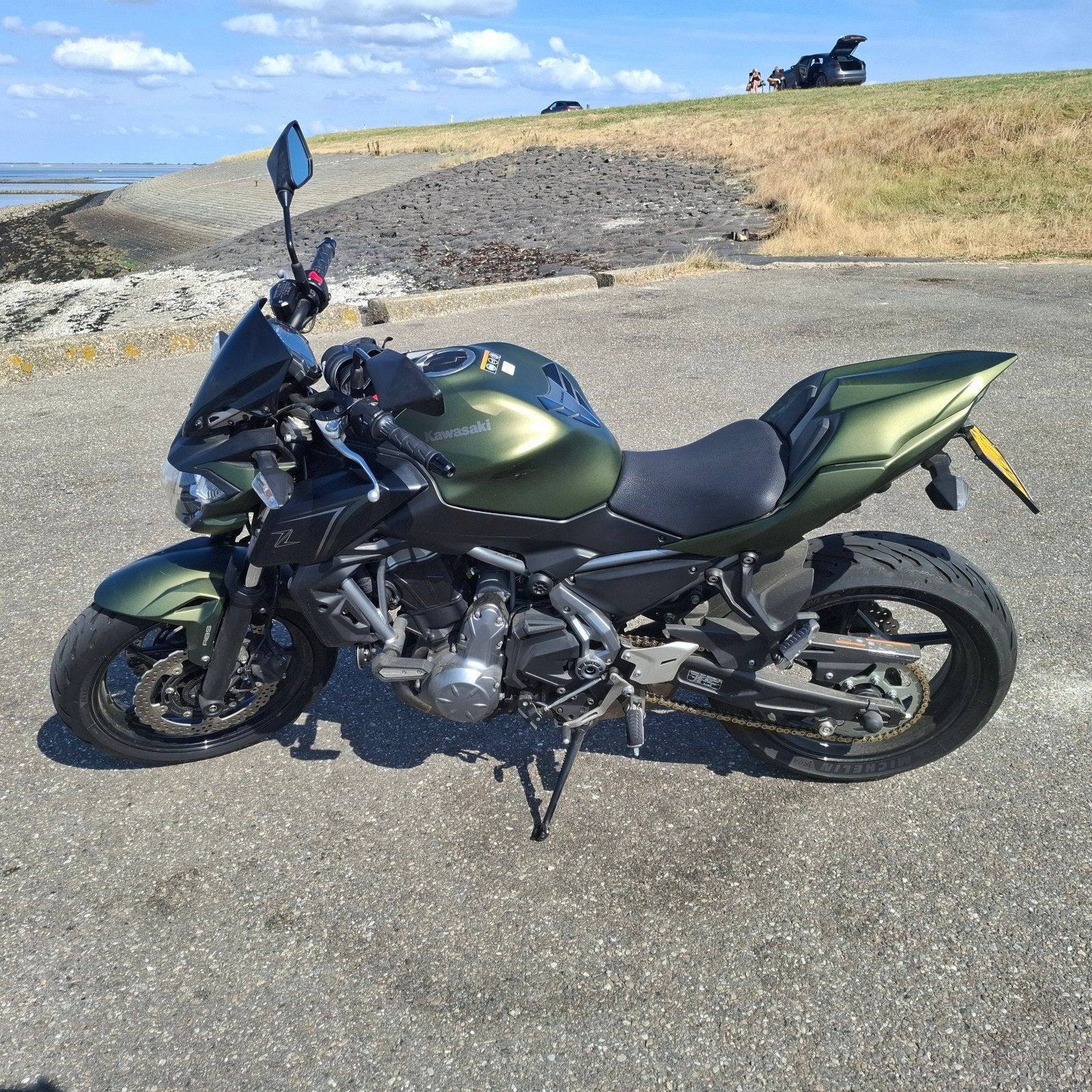 Kawasaki Z650 -  Naked Bike mat groen slechts 16.610 km, Motoren, Motoren | Kawasaki, 4 cilinders, Motorrijbewijs A, Gebruikt